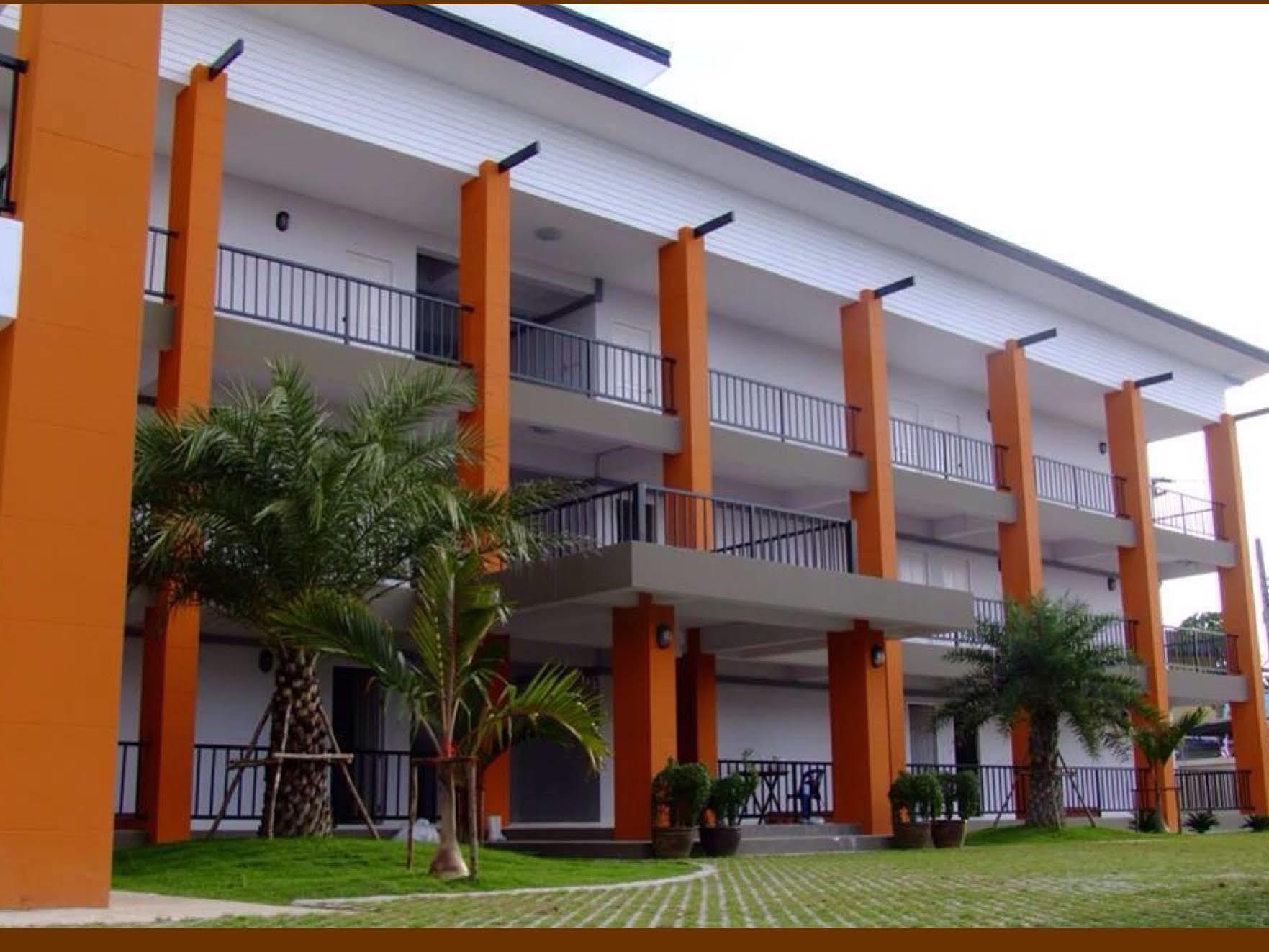 Granny House Hotel Nakhon Ratchasima Exterior photo
